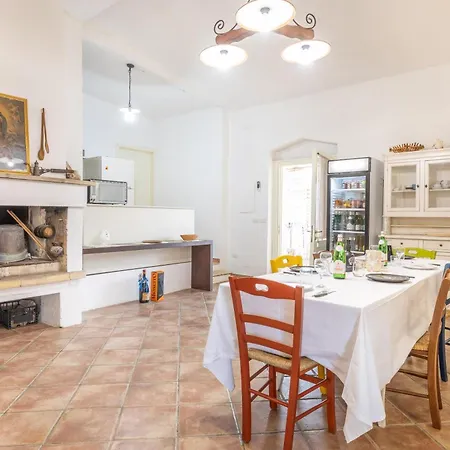 Vila Masseria Dipinto Di Blu Felline