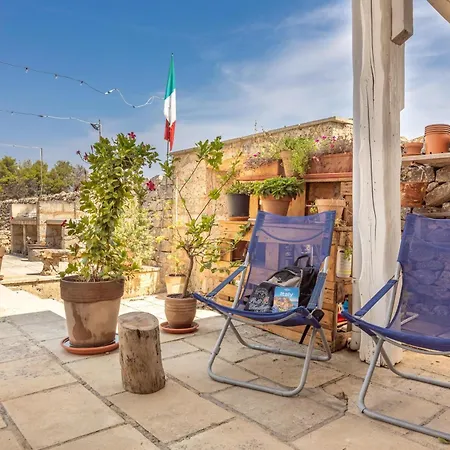 Masseria Dipinto Di Blu Felline