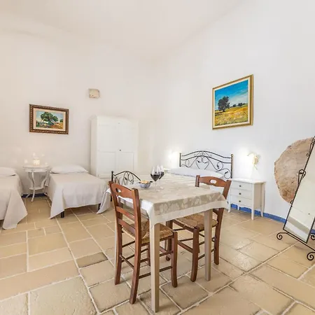 Villa Masseria Dipinto Di Blu Felline