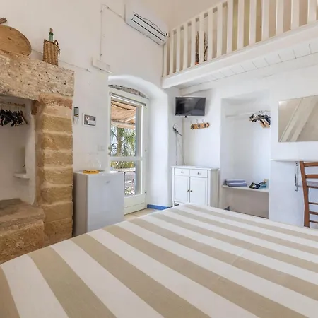 Masseria Dipinto Di Blù * Felline